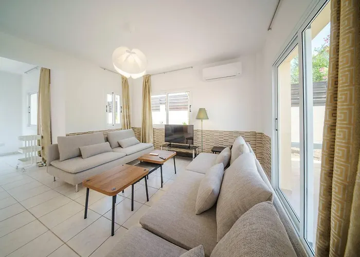 Seaside Luci W Jacuzzi Paralimni