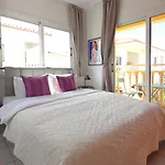Seaside Luci W Jacuzzi 度假居