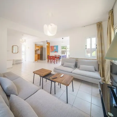 Seaside Luci W Jacuzzi * Paralimni