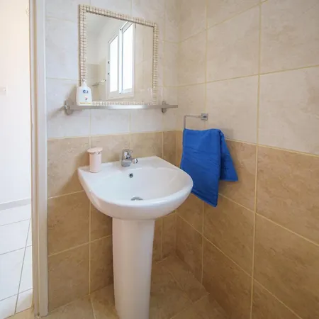 Seaside Luci W Jacuzzi Dom wakacyjny Paralimni