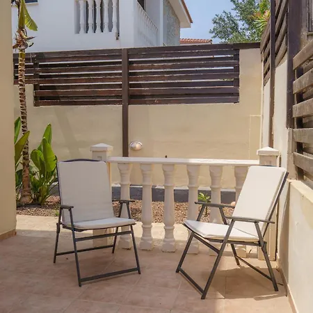 Seaside Luci W Jacuzzi بيت للعطل باراليمني