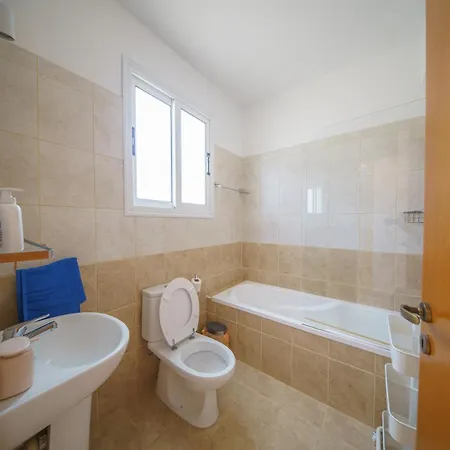 Dom wakacyjny Seaside Luci W Jacuzzi Paralimni