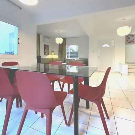 Seaside Luci W Jacuzzi Paralimni