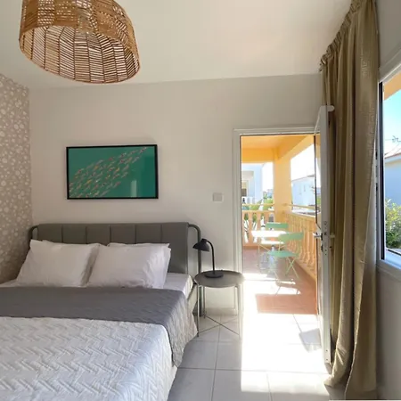 Seaside Luci W Jacuzzi باراليمني