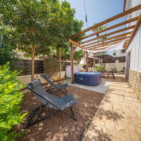 Seaside Luci W Jacuzzi Paralimni